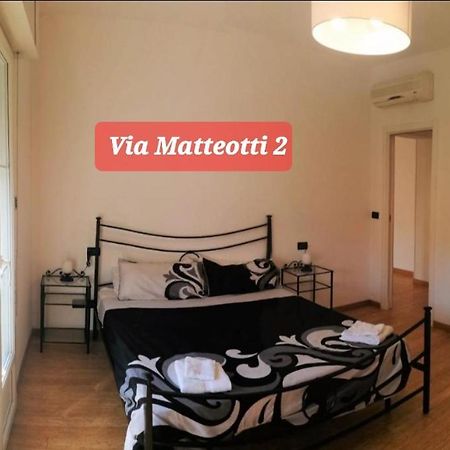 Via Matteotti & Via Carracci Apartments بولونيا المظهر الخارجي الصورة