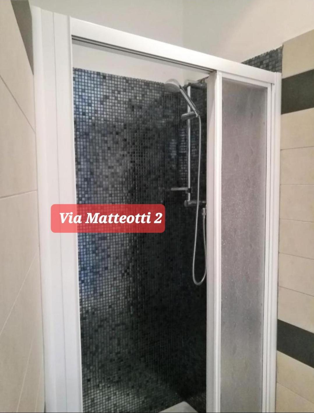 Via Matteotti & Via Carracci Apartments بولونيا المظهر الخارجي الصورة