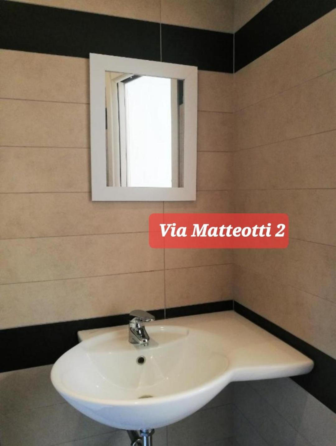 Via Matteotti & Via Carracci Apartments بولونيا المظهر الخارجي الصورة